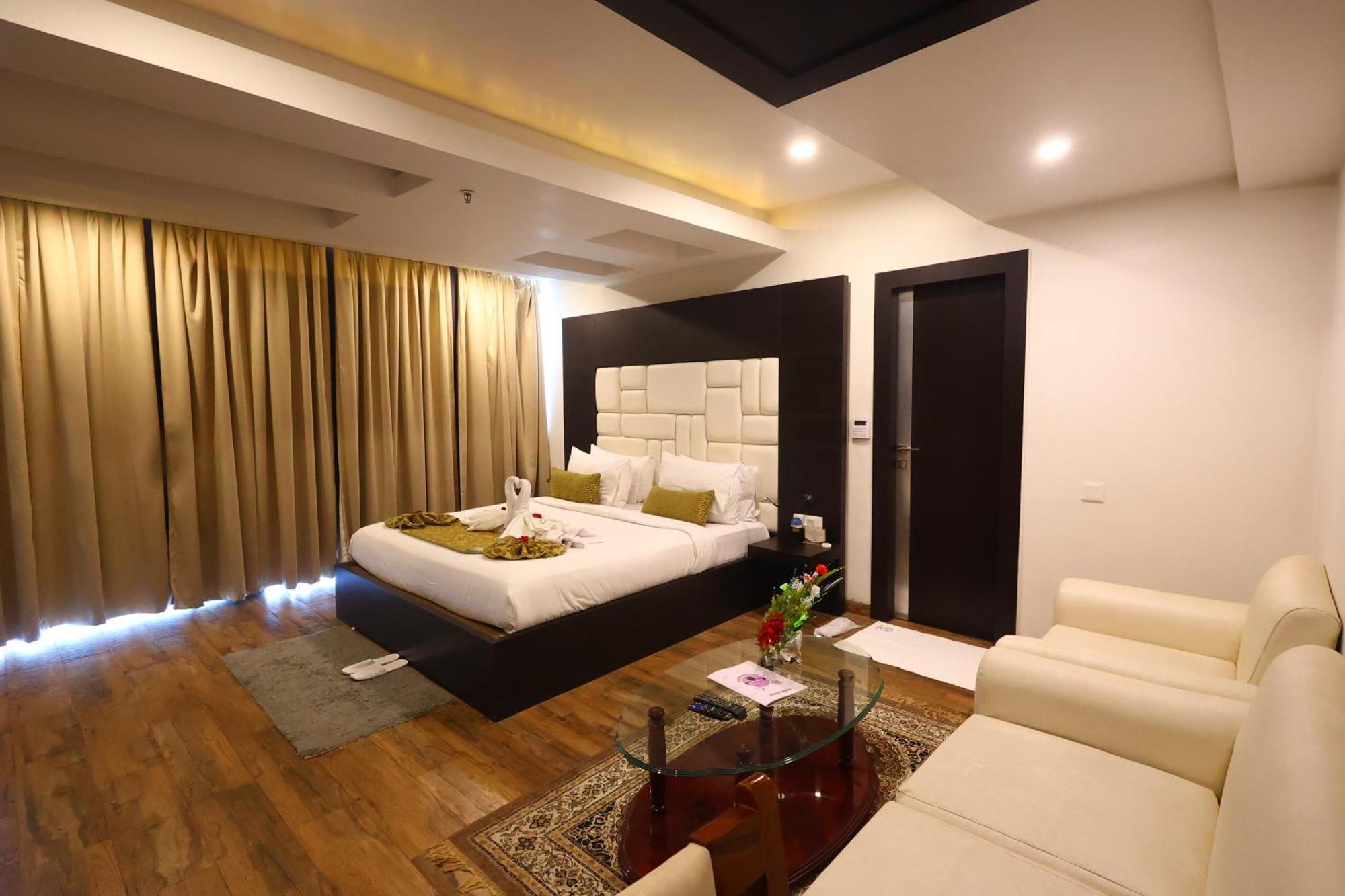 Hotel Vaibhav Bhāgalpur Zewnętrze zdjęcie